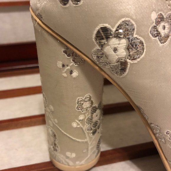 SEXY SATINY SILVER ROUNDED HEEL MID CALF BOOTS - Picture 5 of 8